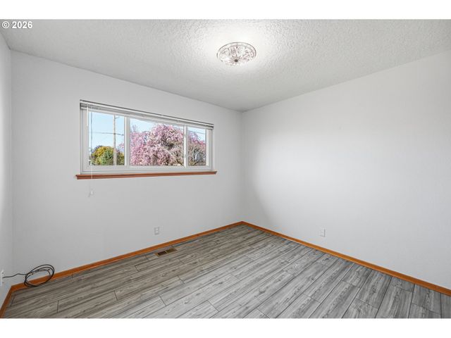 704 TOLIVER Rd, Molalla, OR 97038