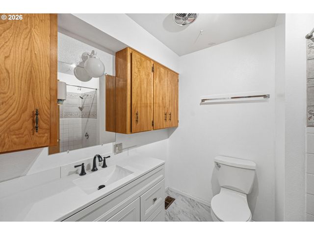 704 TOLIVER Rd, Molalla, OR 97038