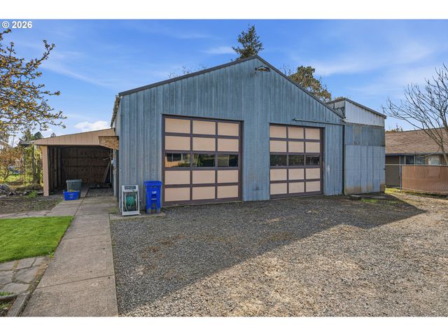 704 TOLIVER Rd, Molalla, OR 97038