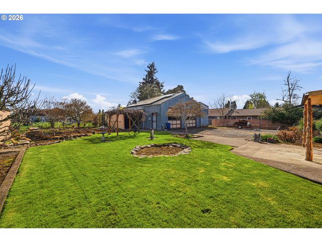 704 TOLIVER Rd, Molalla, OR 97038