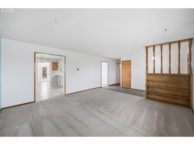 704 TOLIVER Rd, Molalla, OR 97038