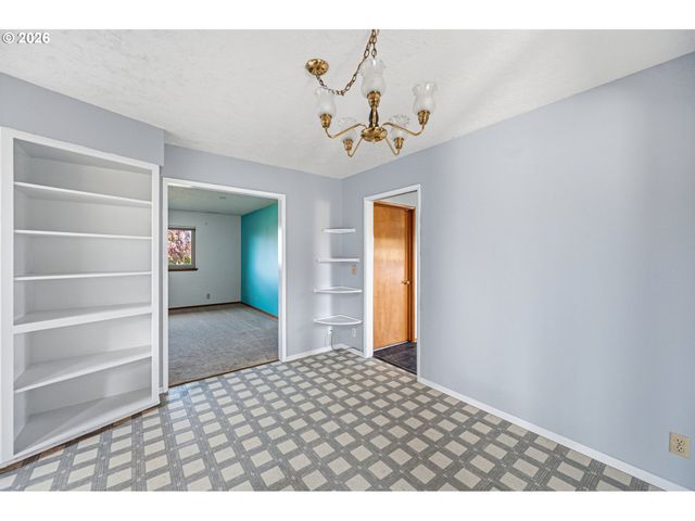 704 TOLIVER Rd, Molalla, OR 97038