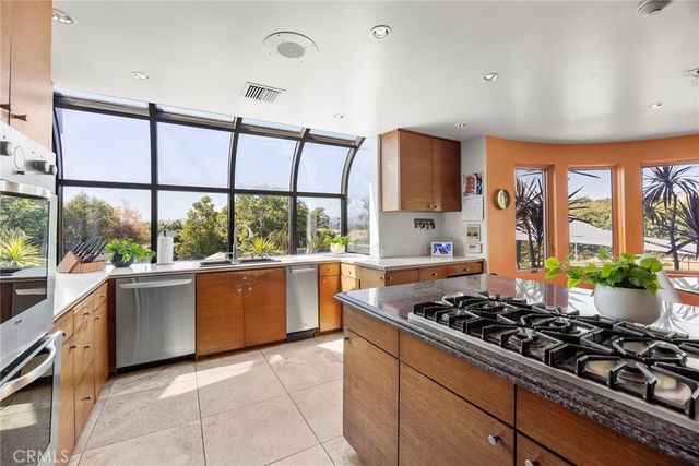 130 S Leola Way, Anaheim Hills, CA 92807