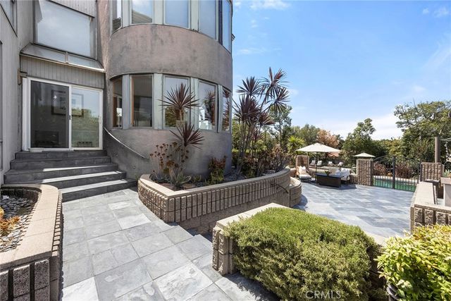 130 S Leola Way, Anaheim Hills, CA 92807