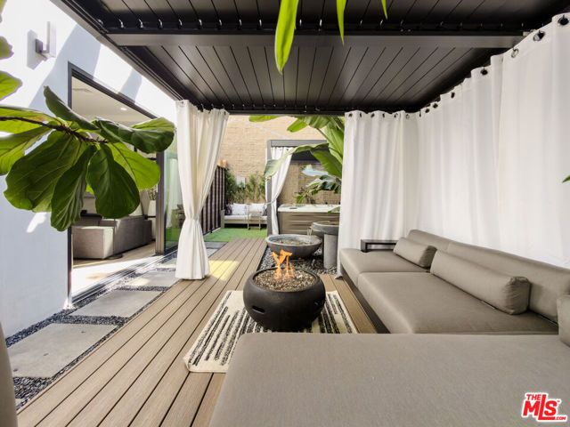 13354 Beach Avenue, Marina Del Rey, CA 90292