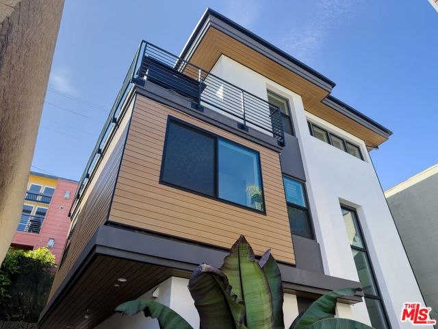 13354 Beach Avenue, Marina Del Rey, CA 90292
