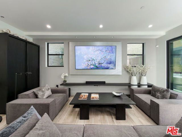 13354 Beach Avenue, Marina Del Rey, CA 90292