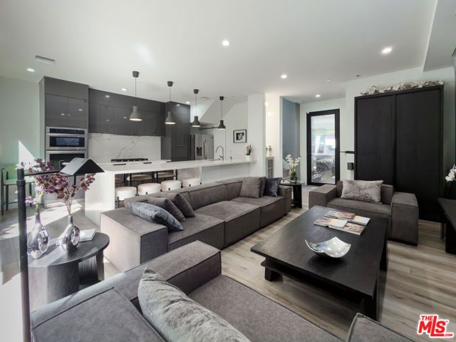 13354 Beach Avenue, Marina Del Rey, CA 90292
