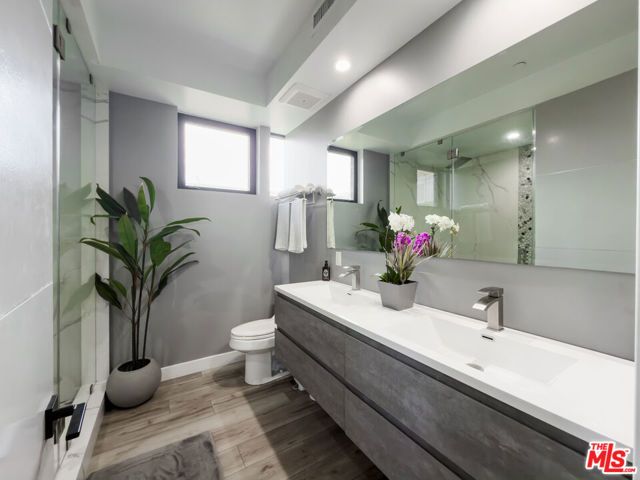 13354 Beach Avenue, Marina Del Rey, CA 90292
