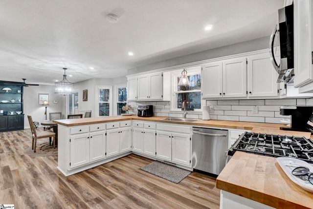 66 Cain Road, Laurens, SC 29360