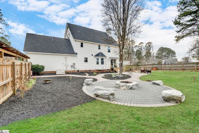 66 Cain Road, Laurens, SC 29360