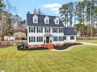66 Cain Road, Laurens, SC 29360