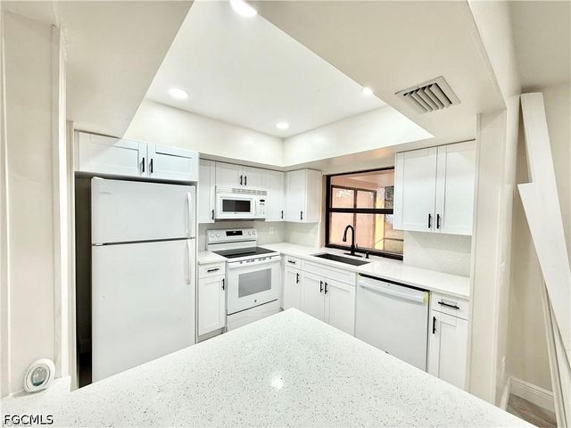 1420 SE 19th ST, Cape Coral, FL 33990