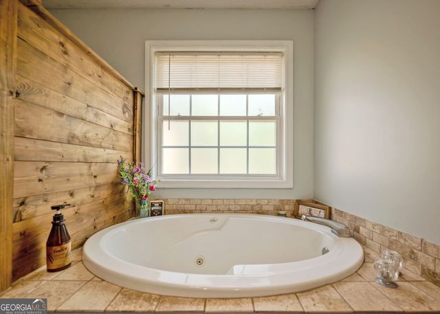 62 Catfish Lane, Lavonia, GA 30553