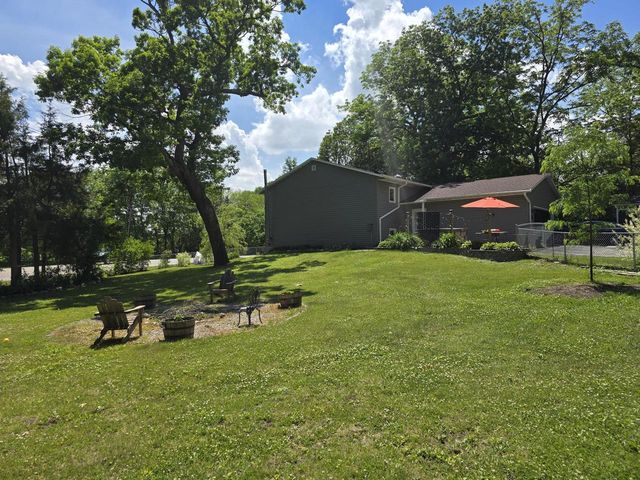 2505 E Lake Shore DRIVE, Twin Lakes, WI 53181