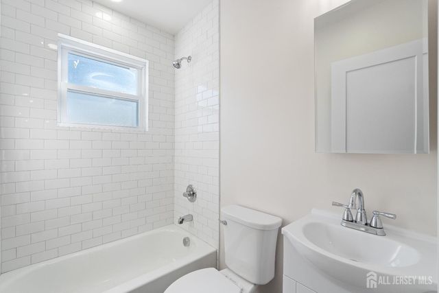 824 George Street 2ndFl, Plainfield, NJ 07062