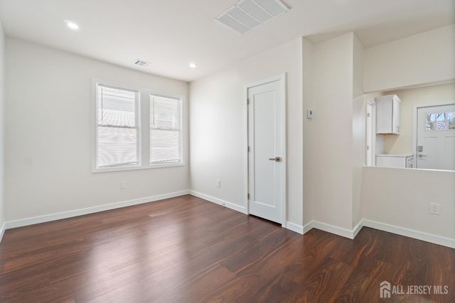 824 George Street 2ndFl, Plainfield, NJ 07062