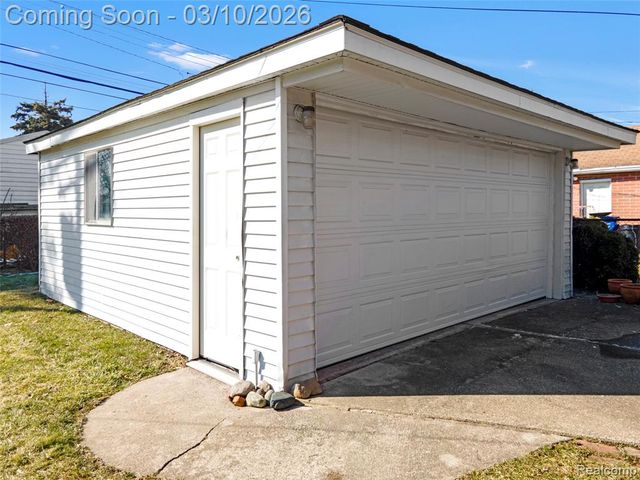 2209 Garfield Avenue, Lincoln Park, MI 48146