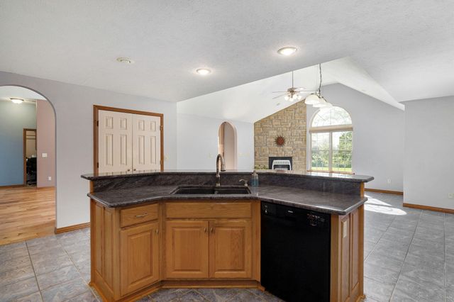 250 Tallgrass Road, Ozark, MO 65721