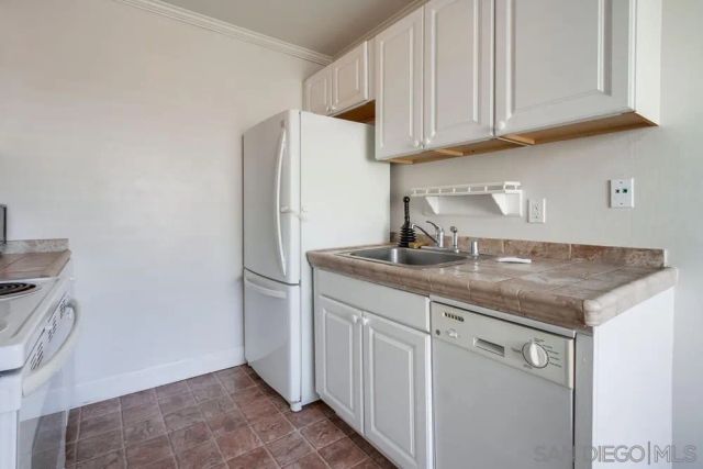 8628 Via Mallorca D, La Jolla, CA 92037