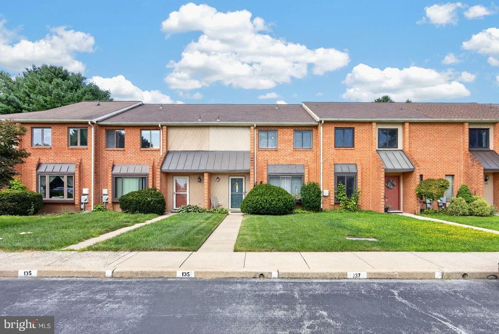 133 CAERNARVON CT, EXTON, PA 19341 — exterior