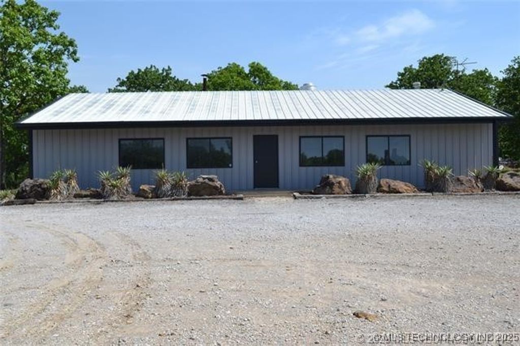 9329 W Hwy 20 Road, Skiatook, OK 74070