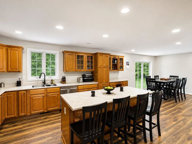 25 Jessica Drive, Merrimack, NH 03054