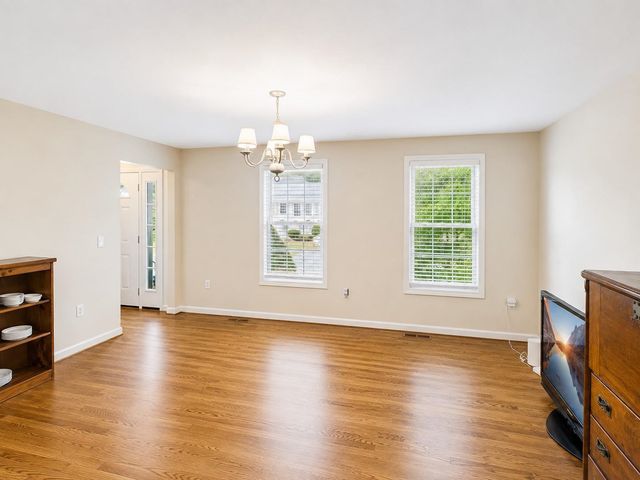 25 Jessica Drive, Merrimack, NH 03054