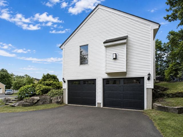 25 Jessica Drive, Merrimack, NH 03054