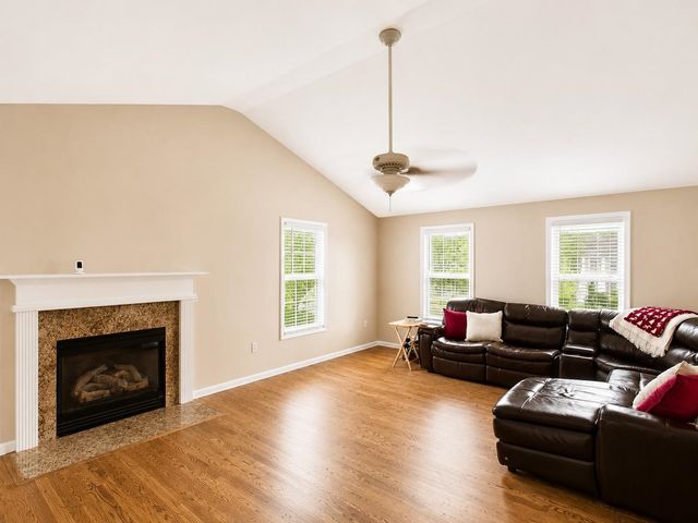 25 Jessica Drive, Merrimack, NH 03054