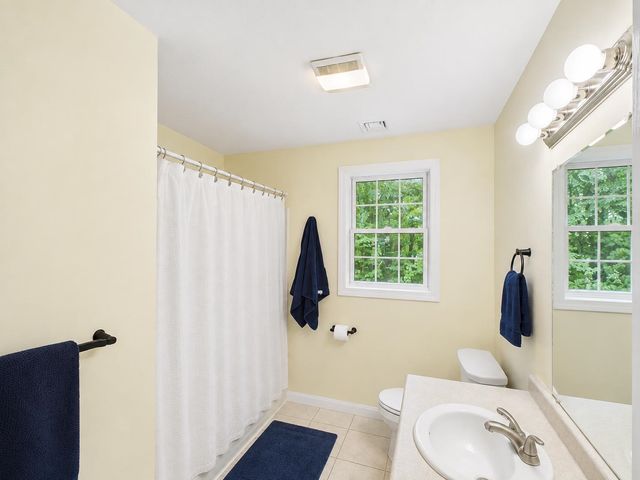 25 Jessica Drive, Merrimack, NH 03054