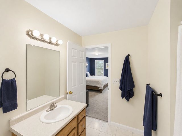 25 Jessica Drive, Merrimack, NH 03054