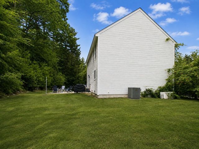25 Jessica Drive, Merrimack, NH 03054