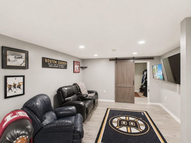 25 Jessica Drive, Merrimack, NH 03054