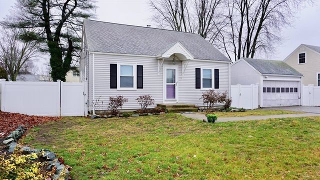 25 Halliden St, Stoughton, MA 02072