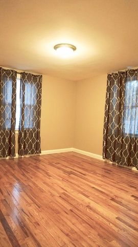 25 Halliden St, Stoughton, MA 02072