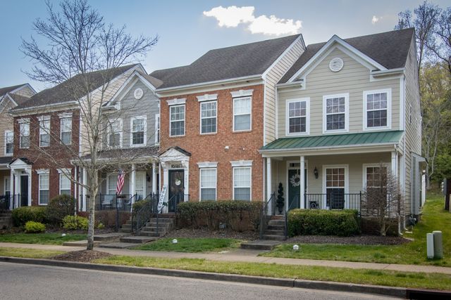 7031 Sunnywood Dr, Nashville, TN 37211