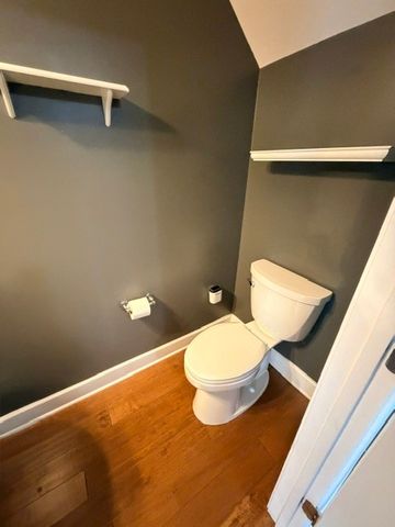 7031 Sunnywood Dr, Nashville, TN 37211