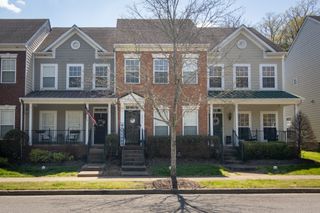 7031 Sunnywood Dr, Nashville, TN 37211