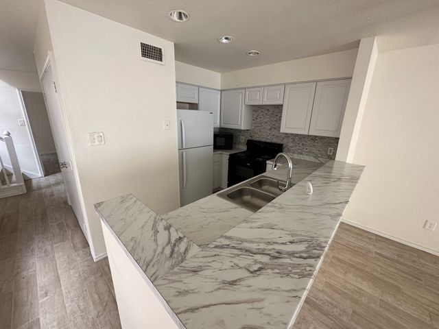 935 Fairbanks Circle, Duncanville, TX 75137