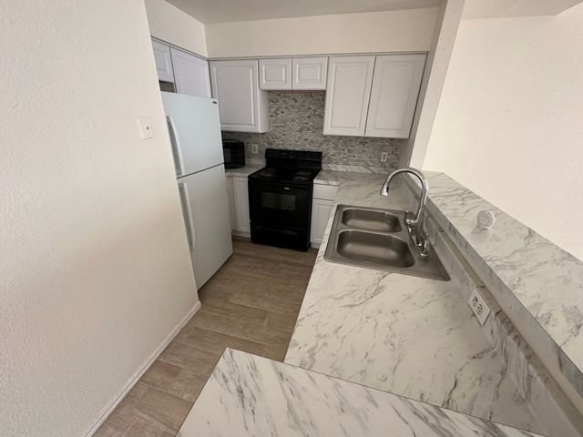 935 Fairbanks Circle, Duncanville, TX 75137