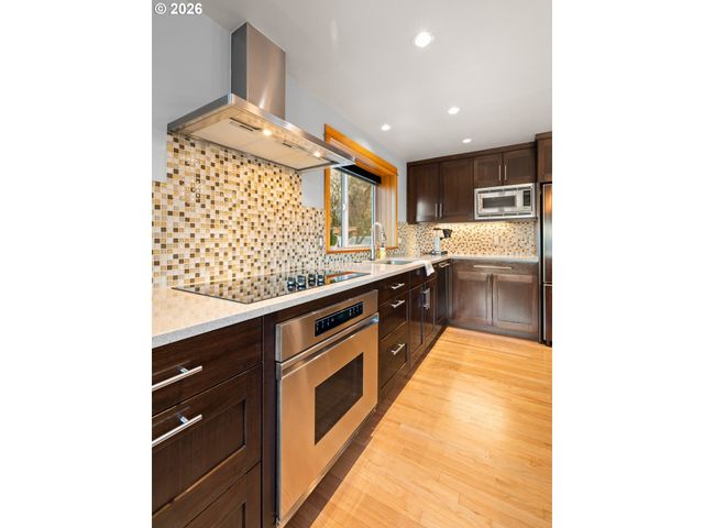 2831 Ne ROCKY BUTTE Rd, Portland, OR 97220