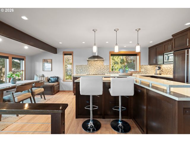 2831 Ne ROCKY BUTTE Rd, Portland, OR 97220