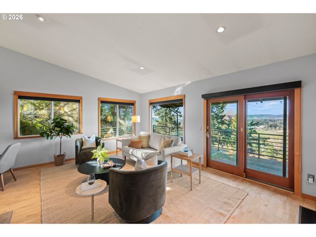 2831 Ne ROCKY BUTTE Rd, Portland, OR 97220