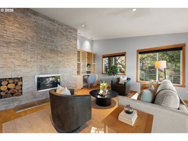 2831 Ne ROCKY BUTTE Rd, Portland, OR 97220