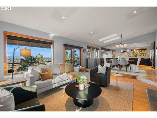 2831 Ne ROCKY BUTTE Rd, Portland, OR 97220