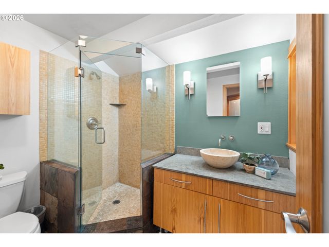 2831 Ne ROCKY BUTTE Rd, Portland, OR 97220