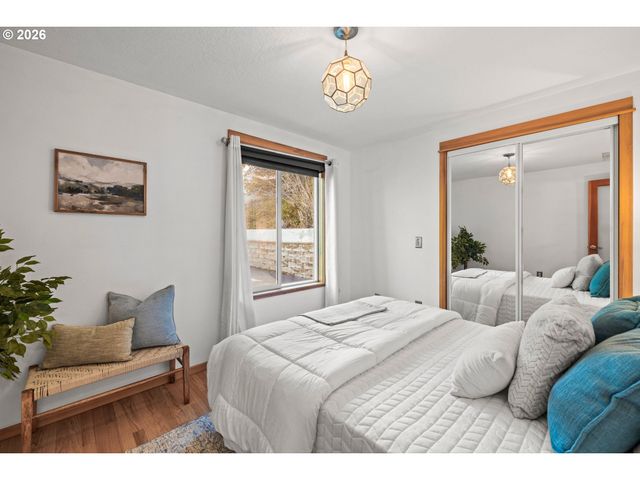 2831 Ne ROCKY BUTTE Rd, Portland, OR 97220