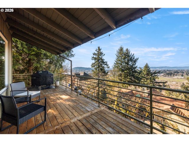 2831 Ne ROCKY BUTTE Rd, Portland, OR 97220