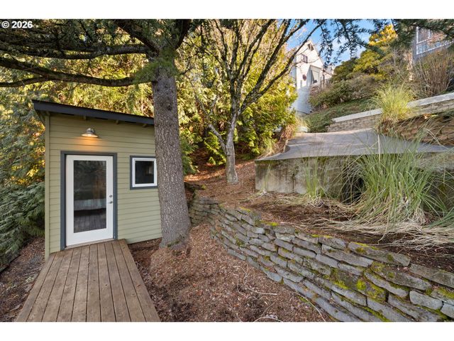 2831 Ne ROCKY BUTTE Rd, Portland, OR 97220